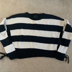 Intermix cropped sweater. Gently used. No stains. No pulls. No smokers or pets.